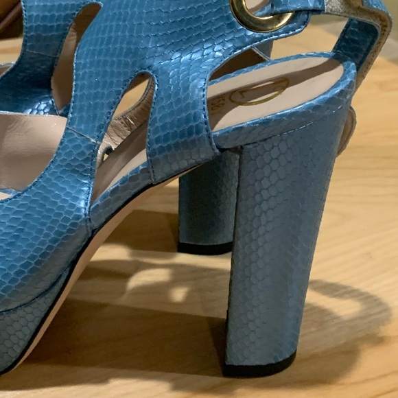 Blue Velcro Strap Heels (Pumps) - OYSBY London EUR Size 37 US Size 6.5 (NWOT) - Picture 3 of 16